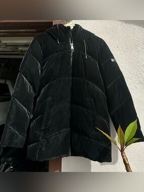 DKNY Black Quilted Puffer Jacket with Branded Zipper